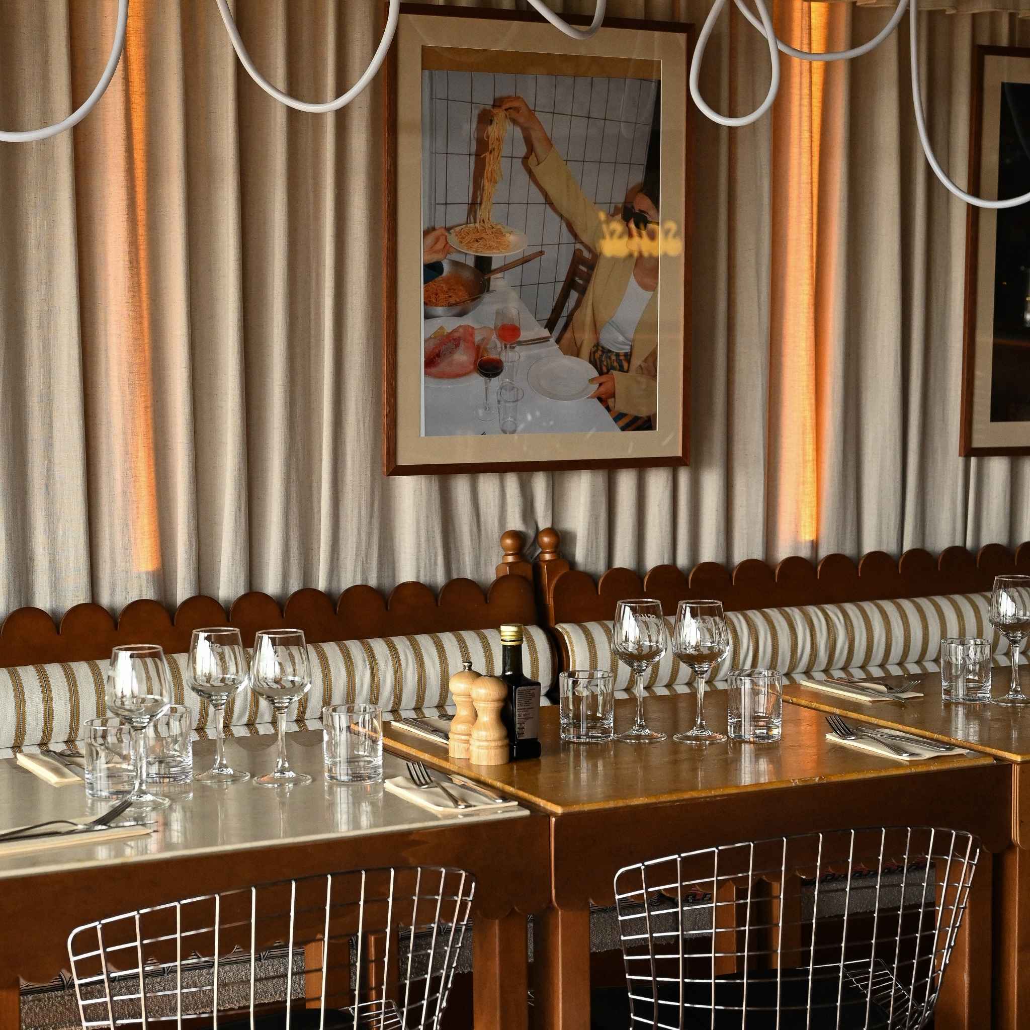 Carte cadeau restaurant Scusi Le Lavandou ambiance intérieure trattoria italienne