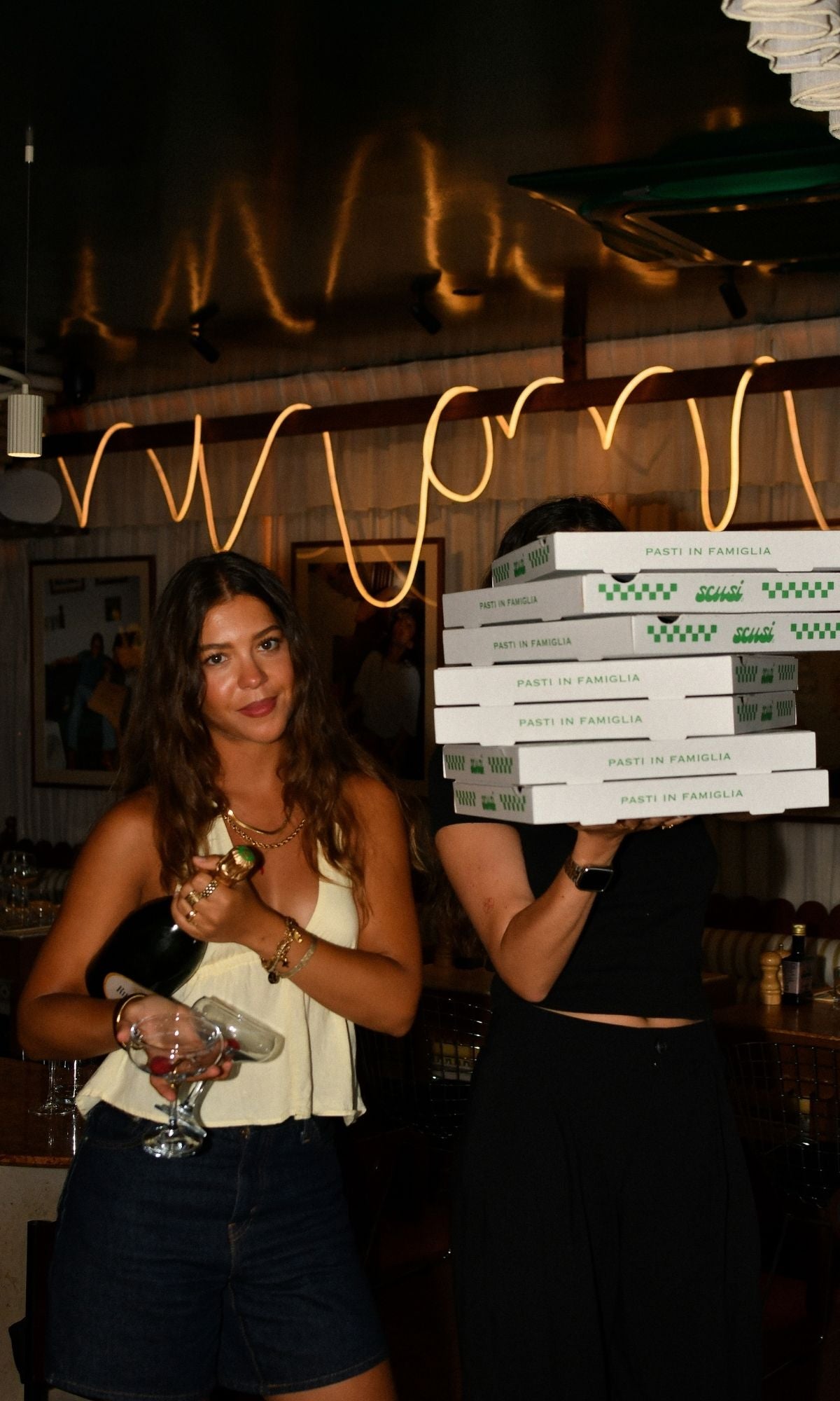 Pizzas à emporter au Lavandou chez Scusi, préparées à la commande